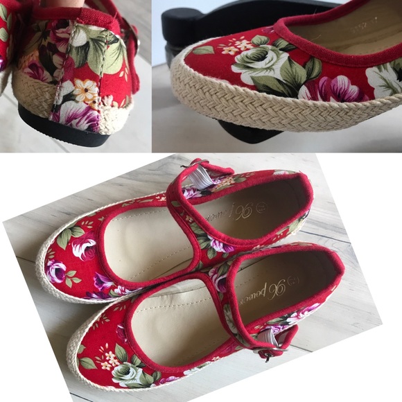 96 power Shoes - NWOT red floral Mary Janes